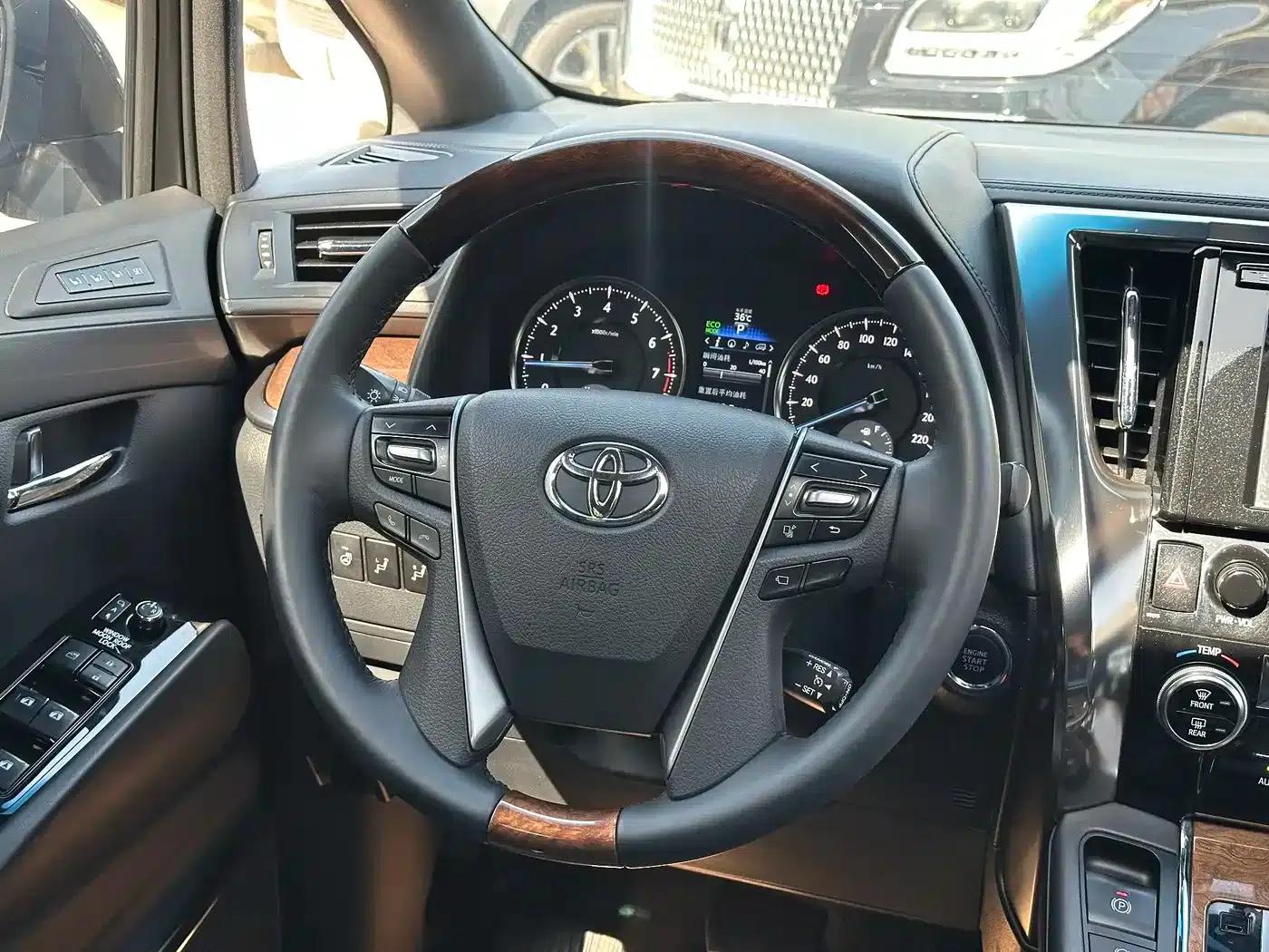 2015 Alphard 3.5L Premium Edition — миниатюра 15