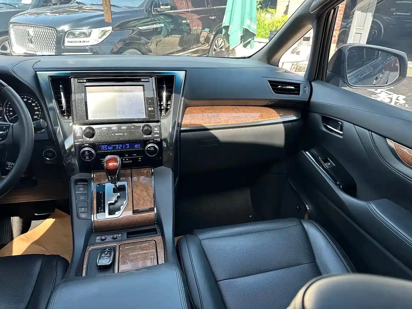 2015 Alphard 3.5L Premium Edition — миниатюра 16