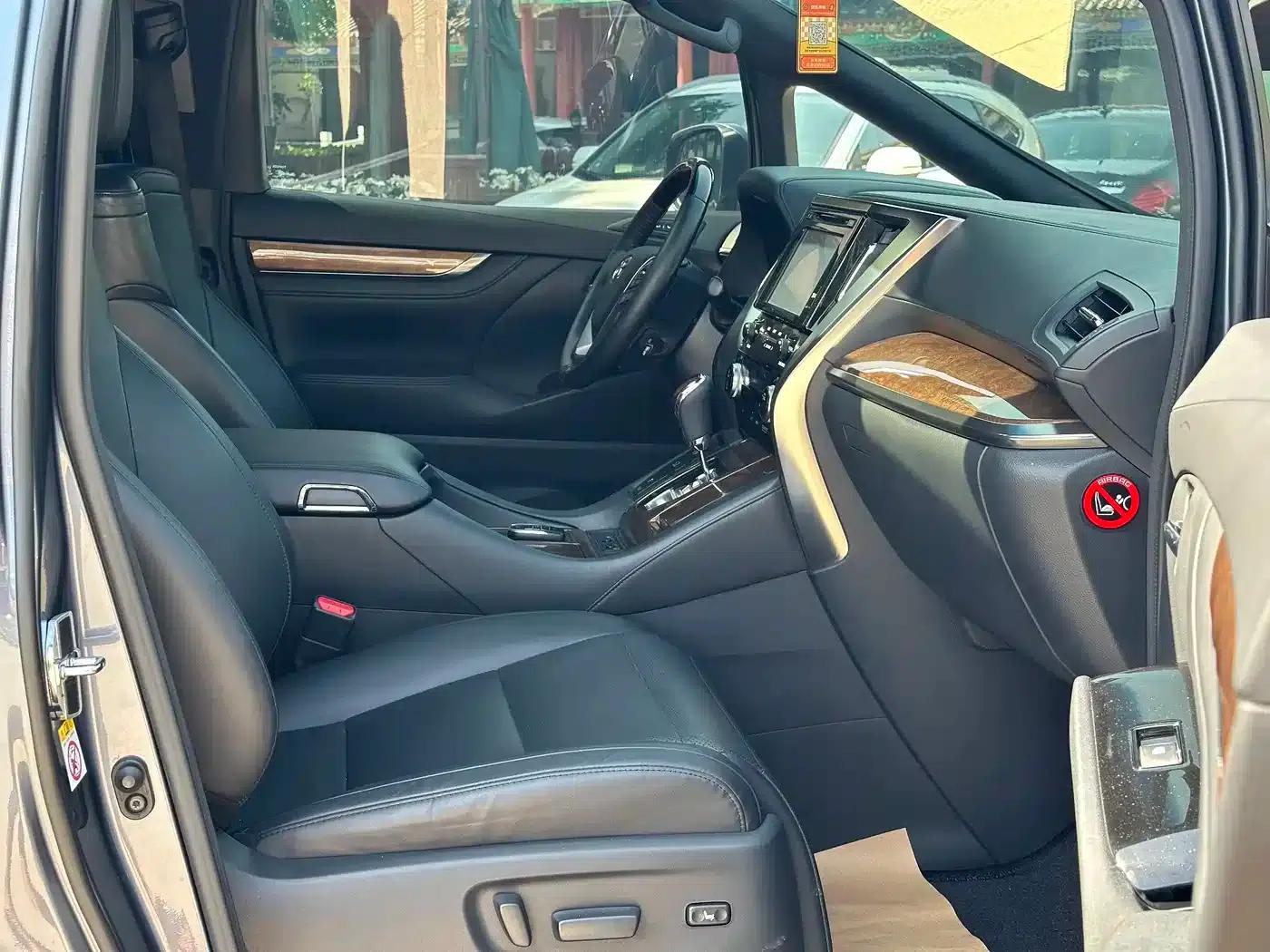 2015 Alphard 3.5L Premium Edition — миниатюра 18