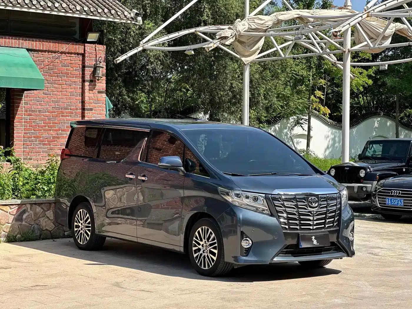 2015 Alphard 3.5L Premium Edition — миниатюра 3