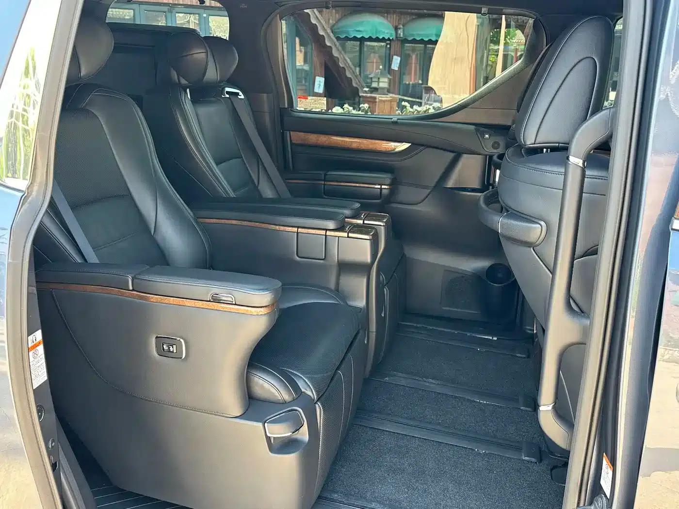 2015 Alphard 3.5L Premium Edition — миниатюра 22