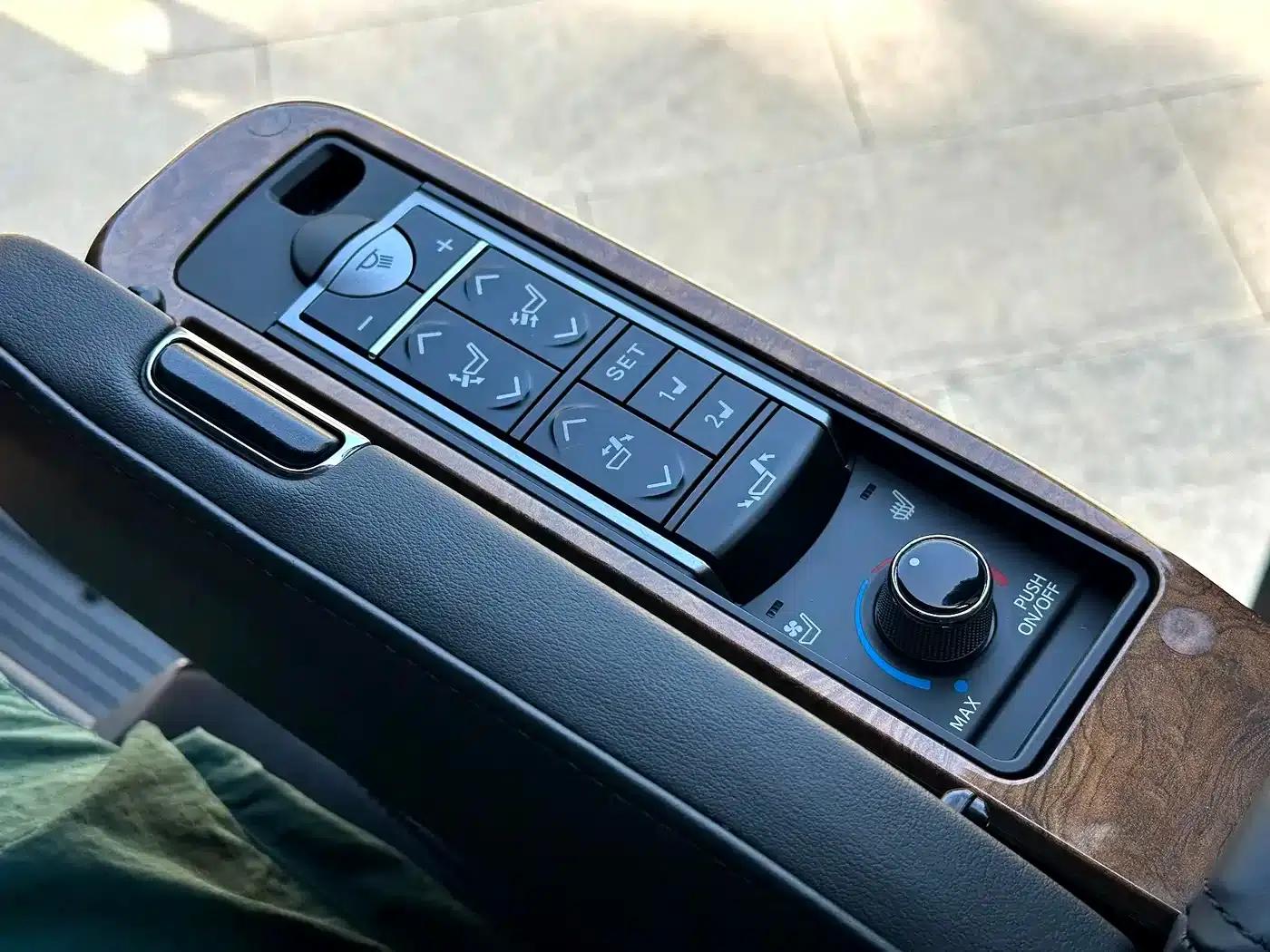 2015 Alphard 3.5L Premium Edition — миниатюра 23