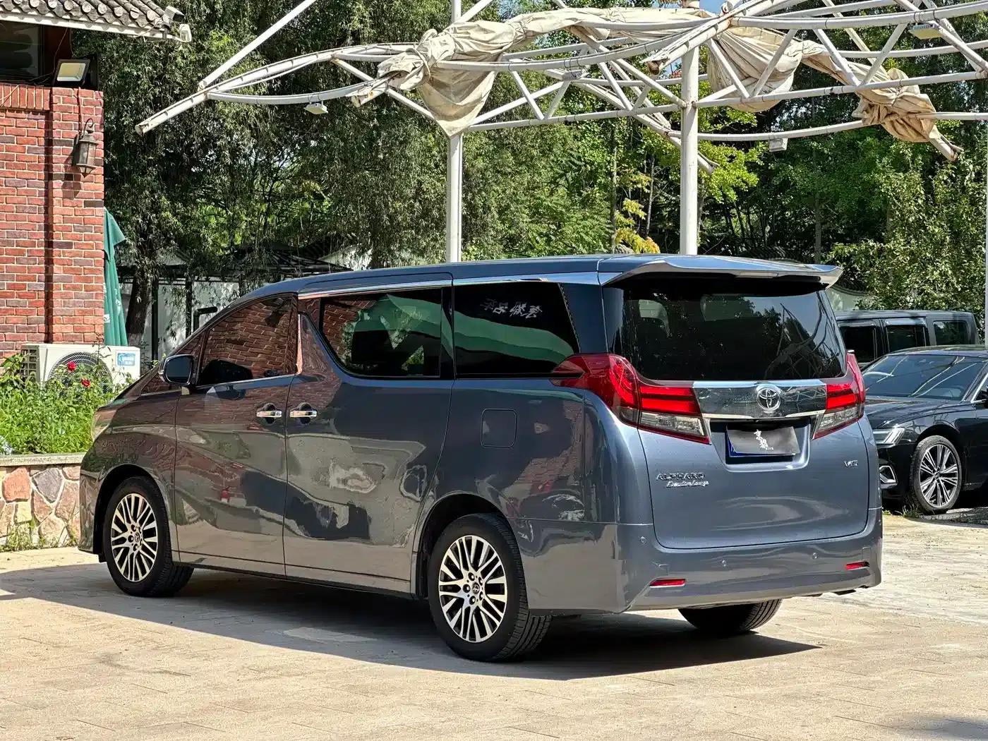 2015 Alphard 3.5L Premium Edition — миниатюра 4