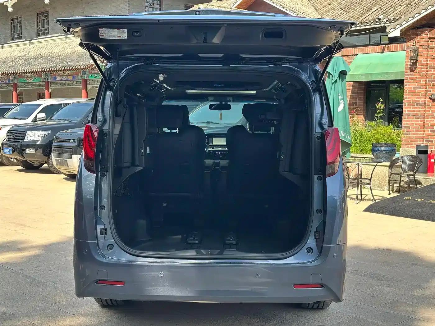 2015 Alphard 3.5L Premium Edition — миниатюра 31