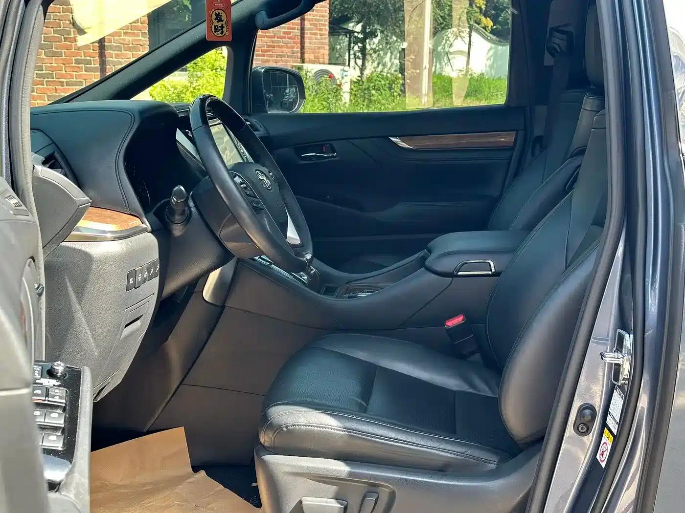 2015 Alphard 3.5L Premium Edition — миниатюра 7