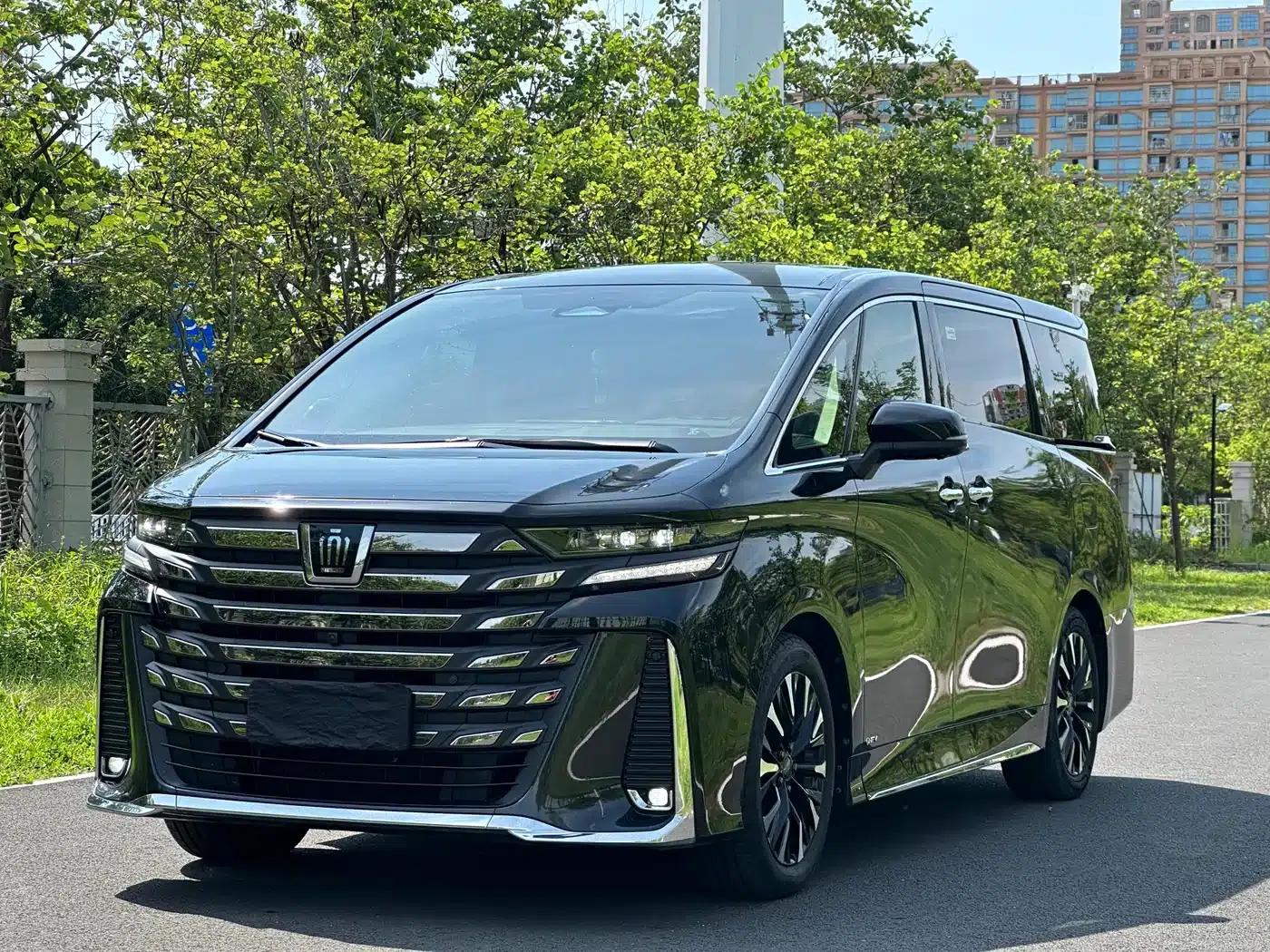 2023 Alphard Hybrid 2.5L Premium Gold Edition — миниатюра 1