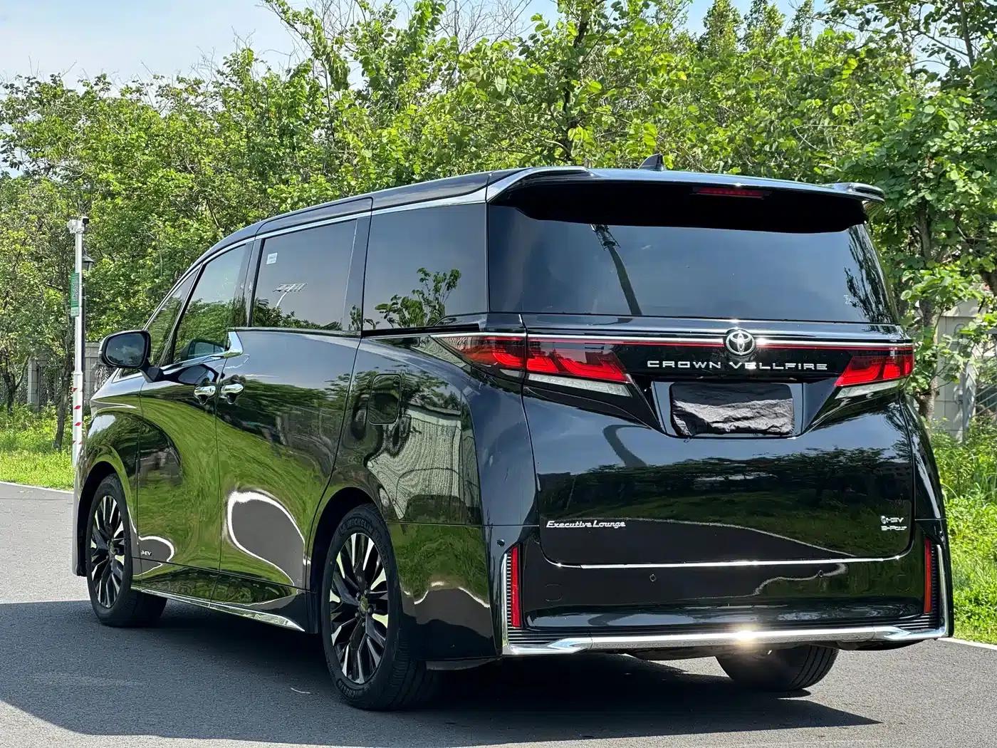 2023 Alphard Hybrid 2.5L Premium Gold Edition — миниатюра 4