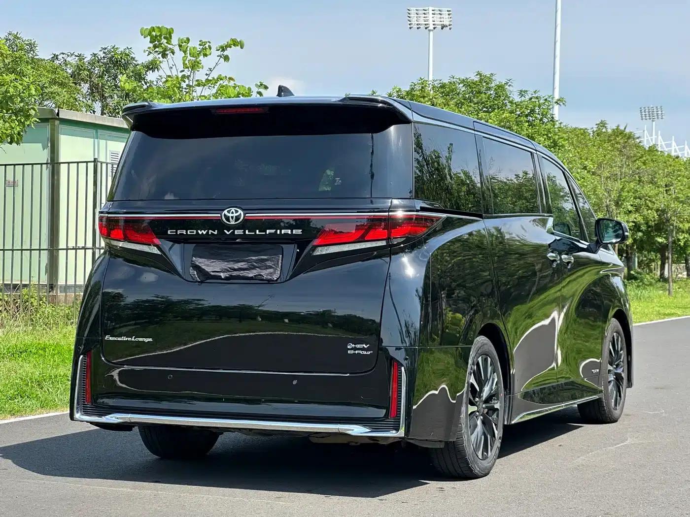2023 Alphard Hybrid 2.5L Premium Gold Edition — миниатюра 6