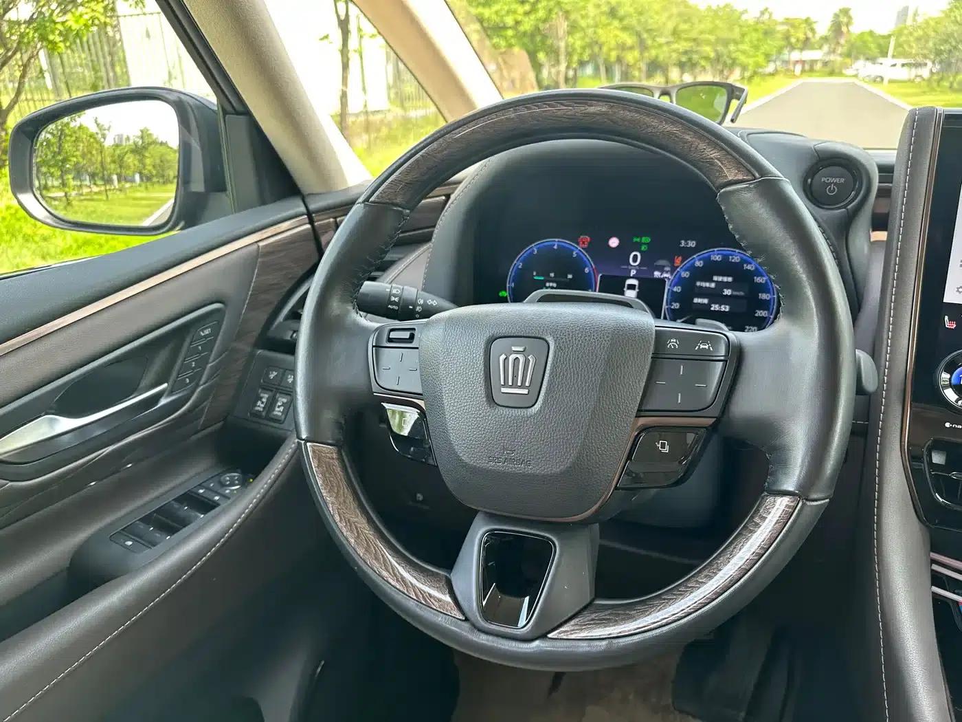 2023 Alphard Hybrid 2.5L Premium Gold Edition — миниатюра 10