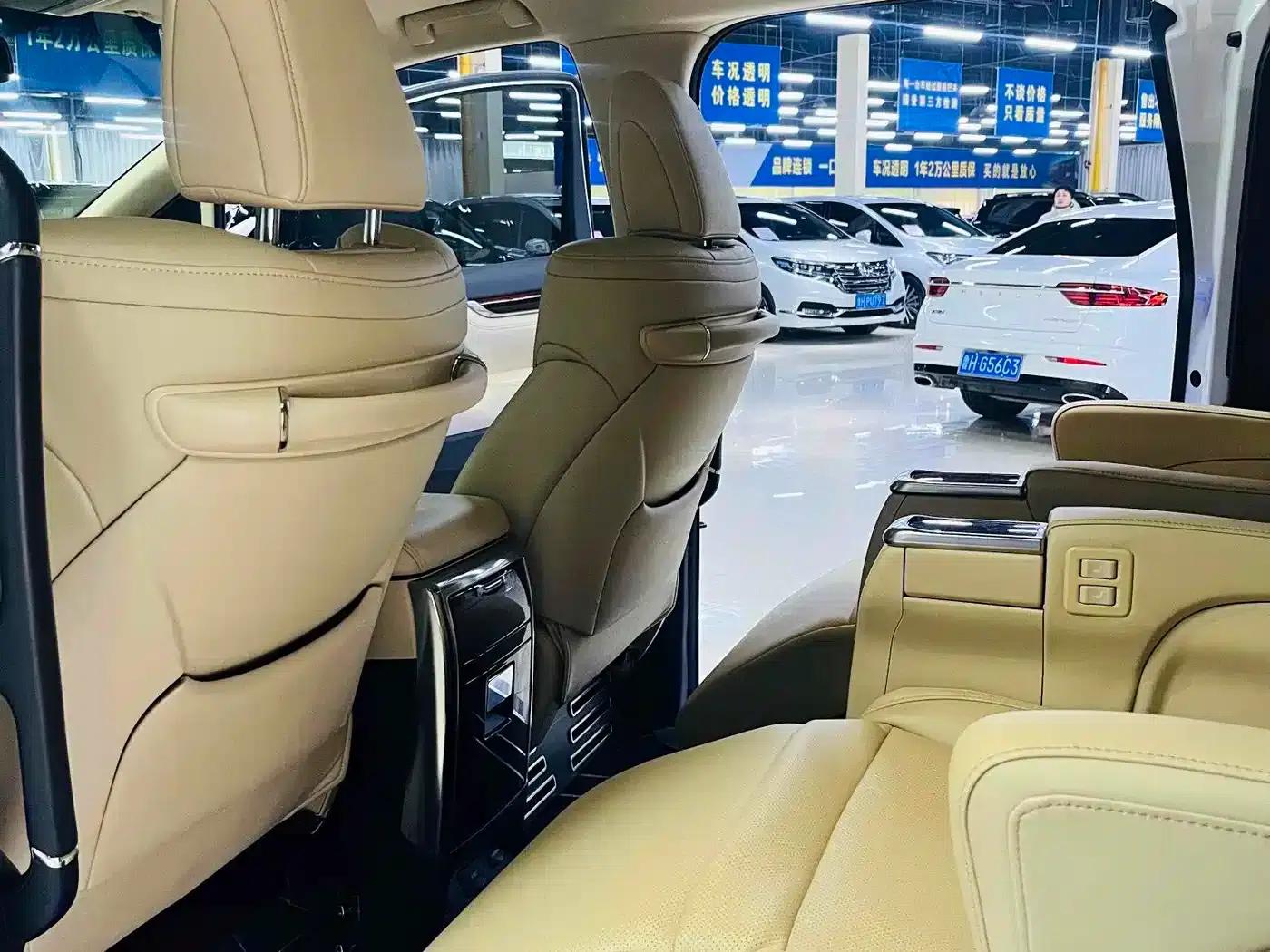 2015 Alphard 3.5L Luxury Edition — миниатюра 6