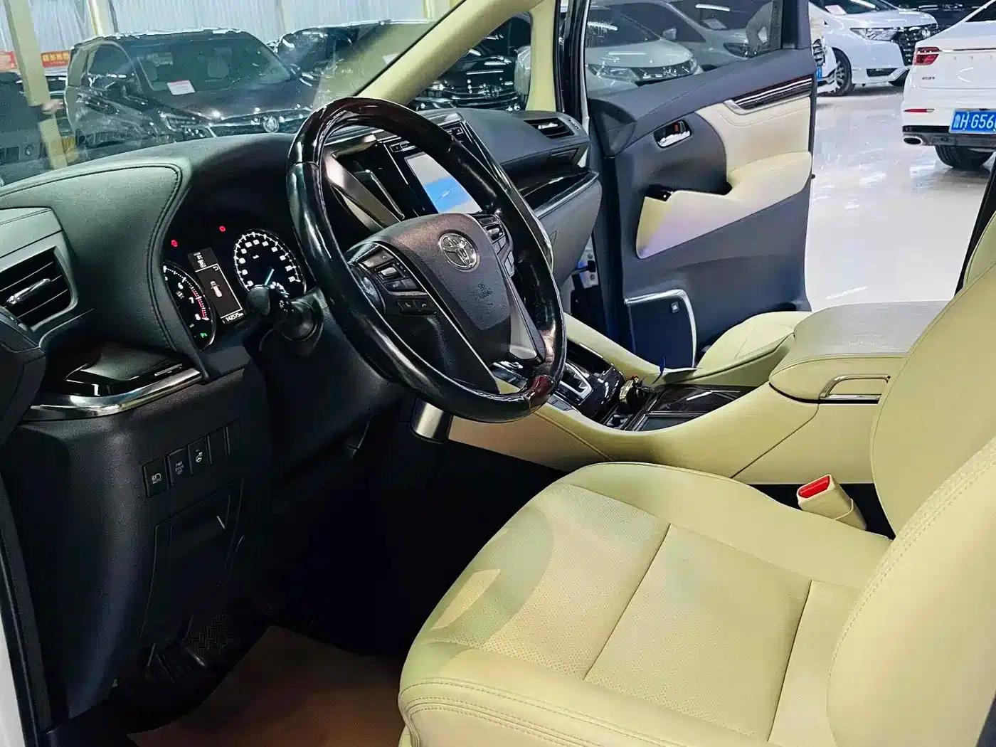 2015 Alphard 3.5L Luxury Edition — миниатюра 7