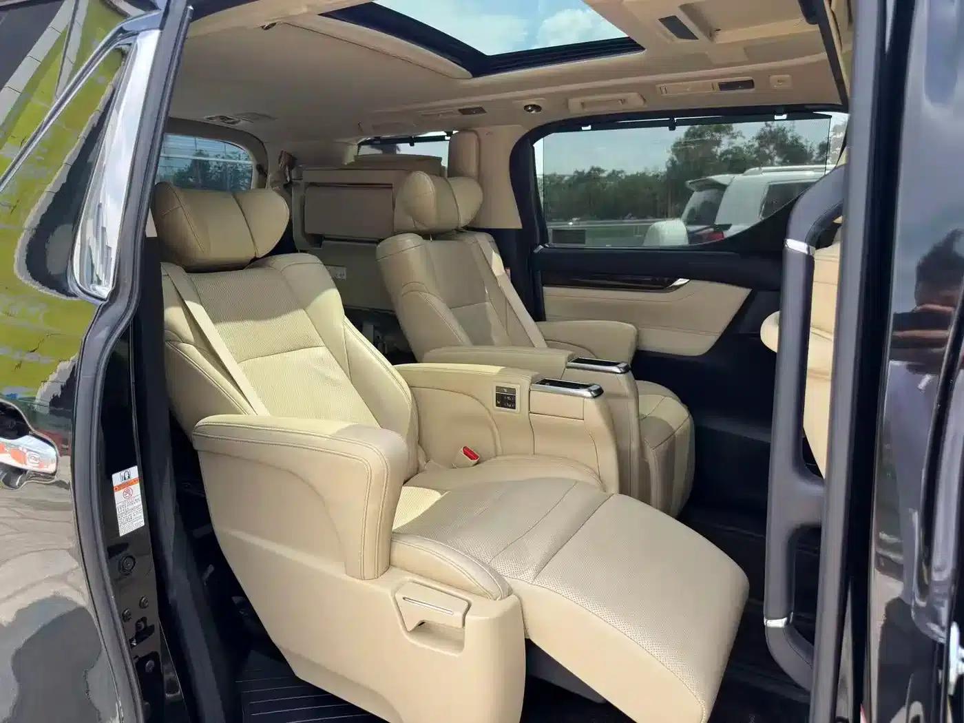 2019 Alphard Hybrid 2.5L Luxury Edition — миниатюра 13
