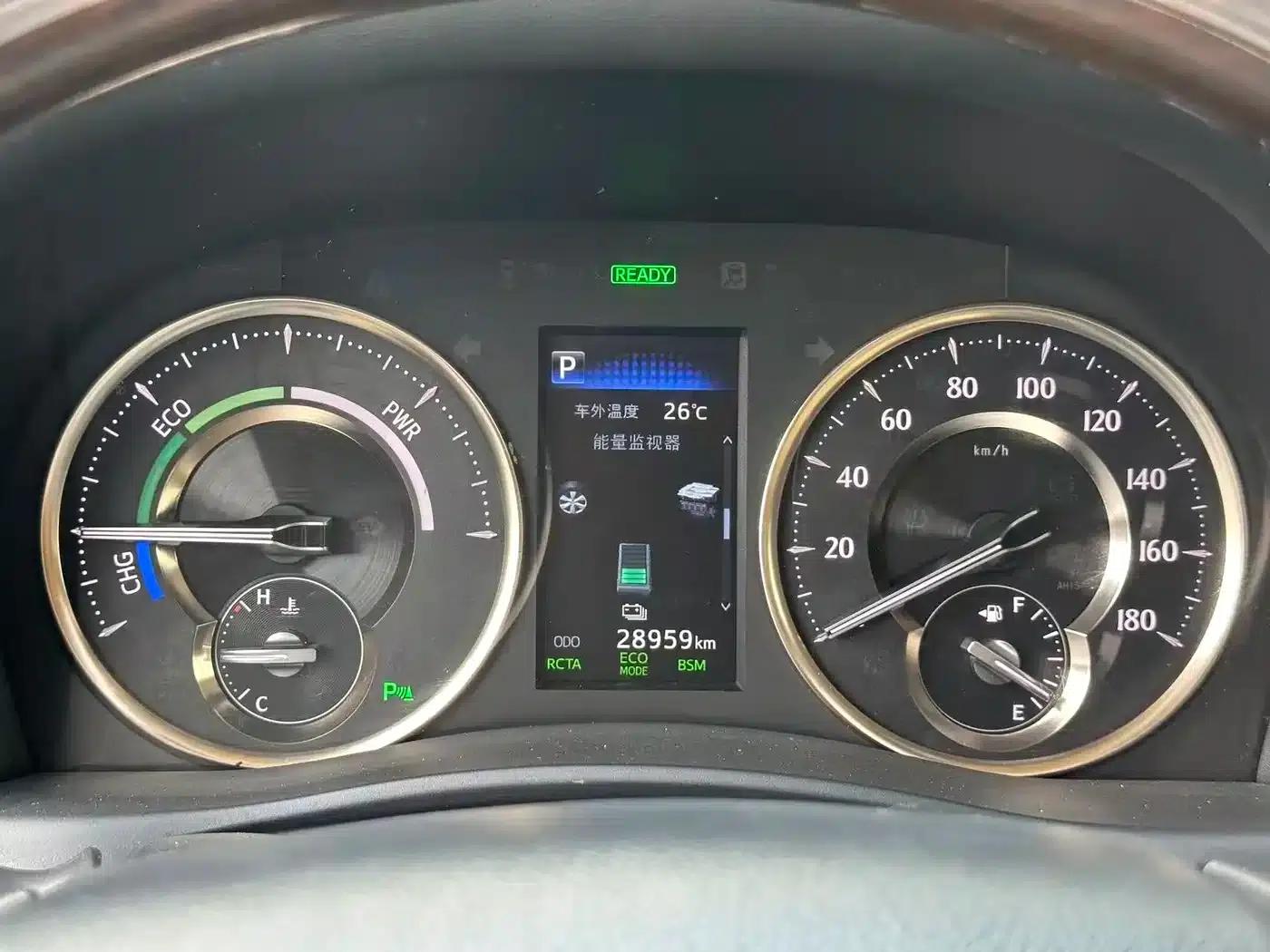 2019 Alphard Hybrid 2.5L Luxury Edition — миниатюра 18