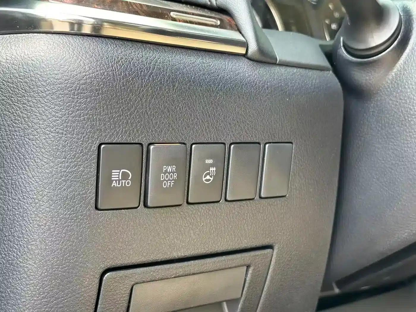 2019 Alphard Hybrid 2.5L Luxury Edition — миниатюра 20