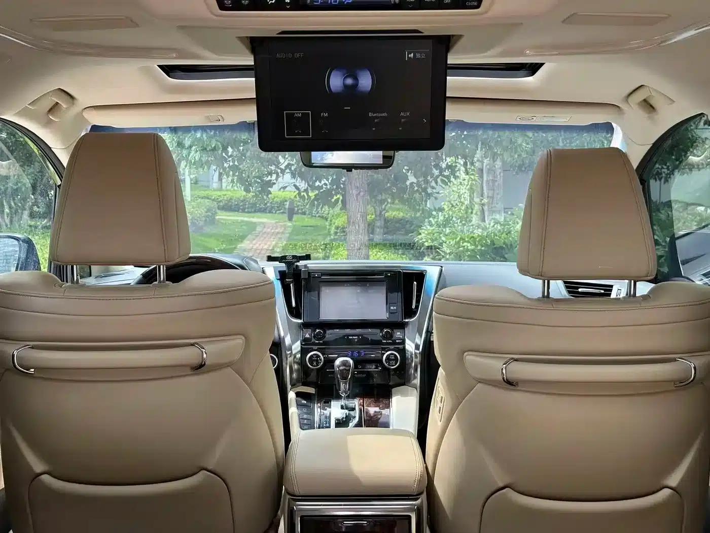 2019 Alphard Hybrid 2.5L Luxury Edition — миниатюра 26