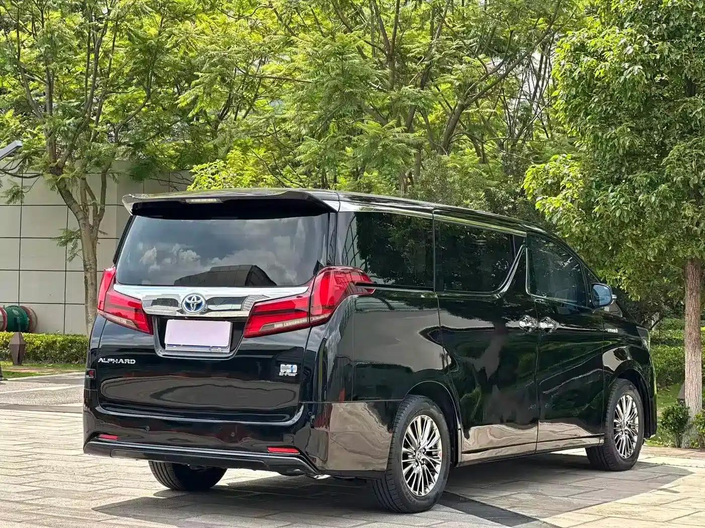 2019 Alphard Hybrid 2.5L Luxury Edition — миниатюра 4