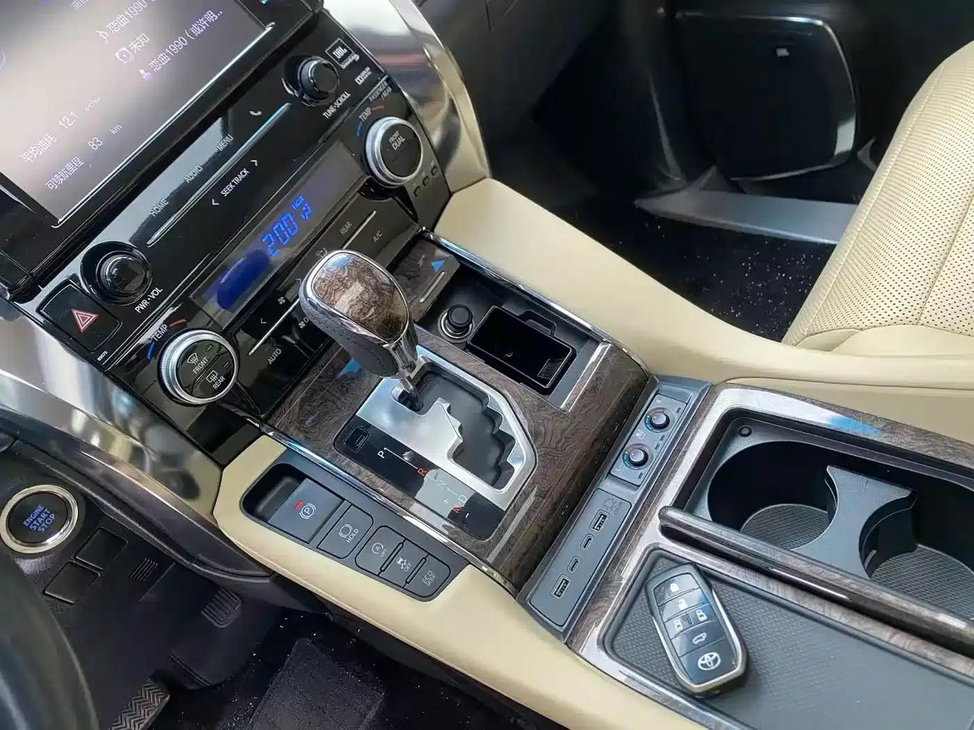 2018 Alphard Facelift 3.5L Premium Edition — миниатюра 15