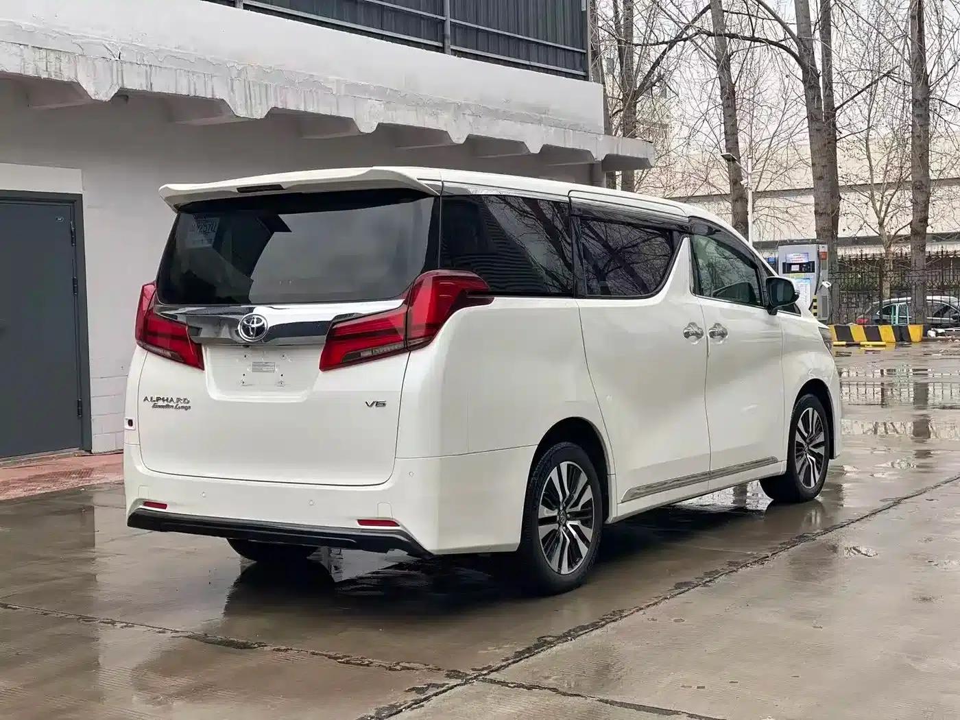 2018 Alphard Facelift 3.5L Premium Edition — миниатюра 20