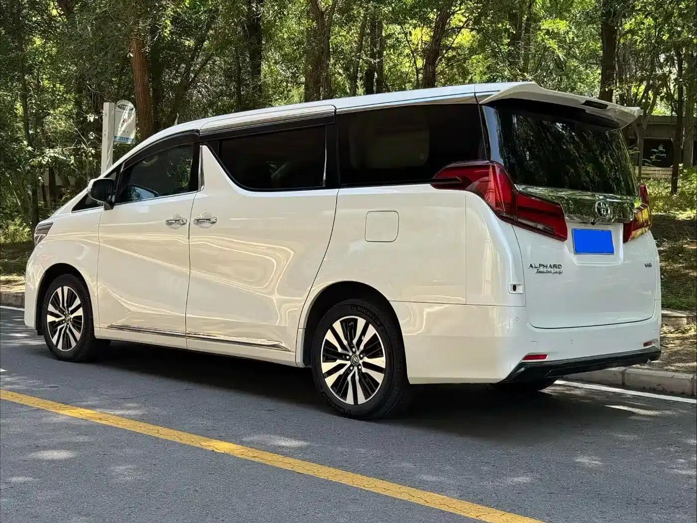 2018 Alphard Facelift 3.5L Premium Edition — миниатюра 23