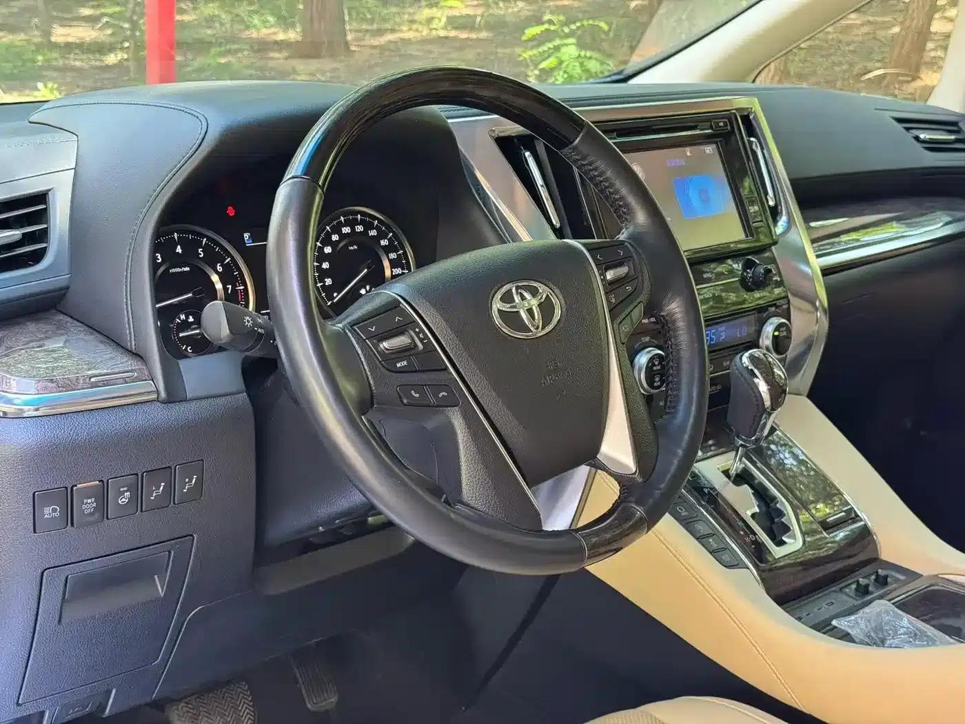 2018 Alphard Facelift 3.5L Premium Edition — миниатюра 24