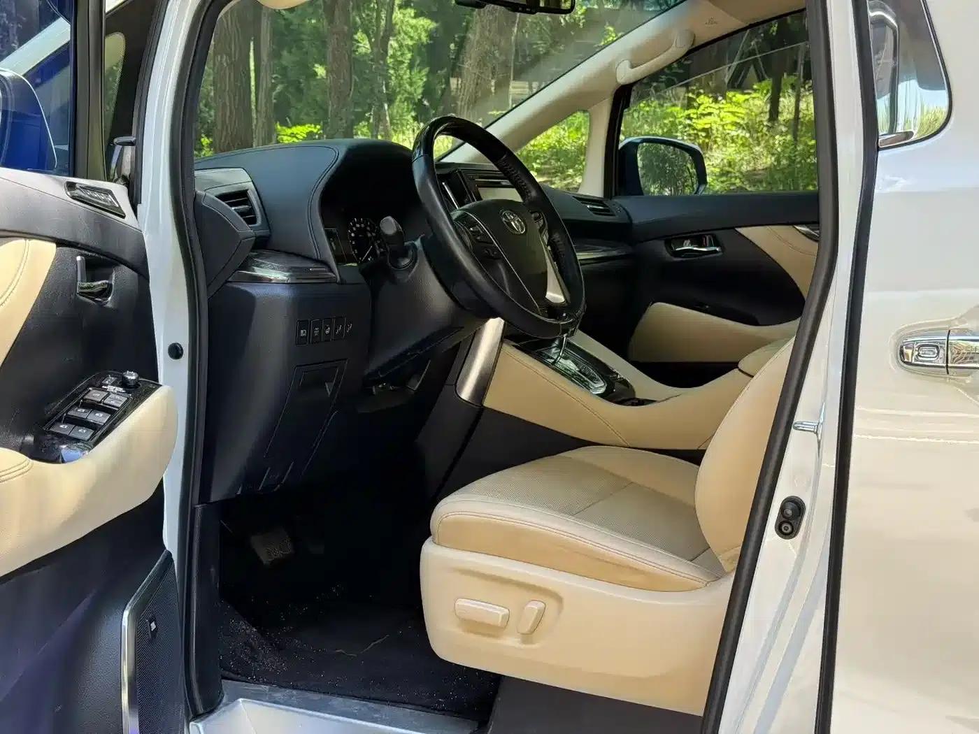 2018 Alphard Facelift 3.5L Premium Edition — миниатюра 25