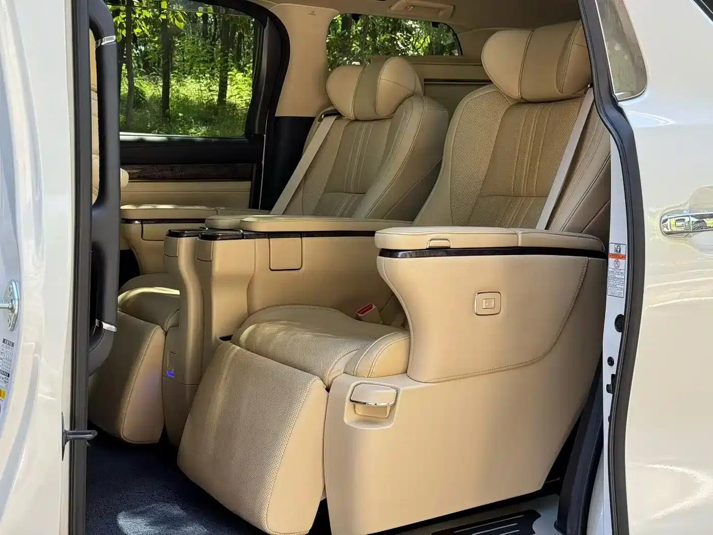 2018 Alphard Facelift 3.5L Premium Edition — миниатюра 26