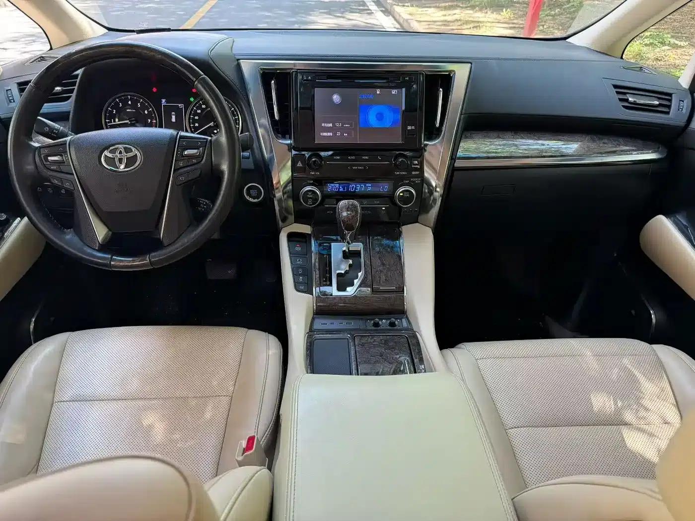 2018 Alphard Facelift 3.5L Premium Edition — миниатюра 27