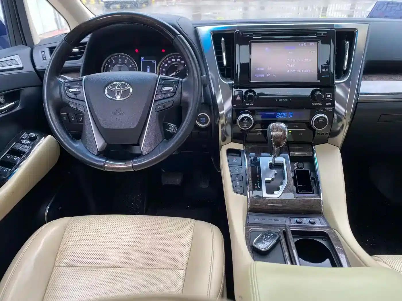 2018 Alphard Facelift 3.5L Premium Edition — миниатюра 5
