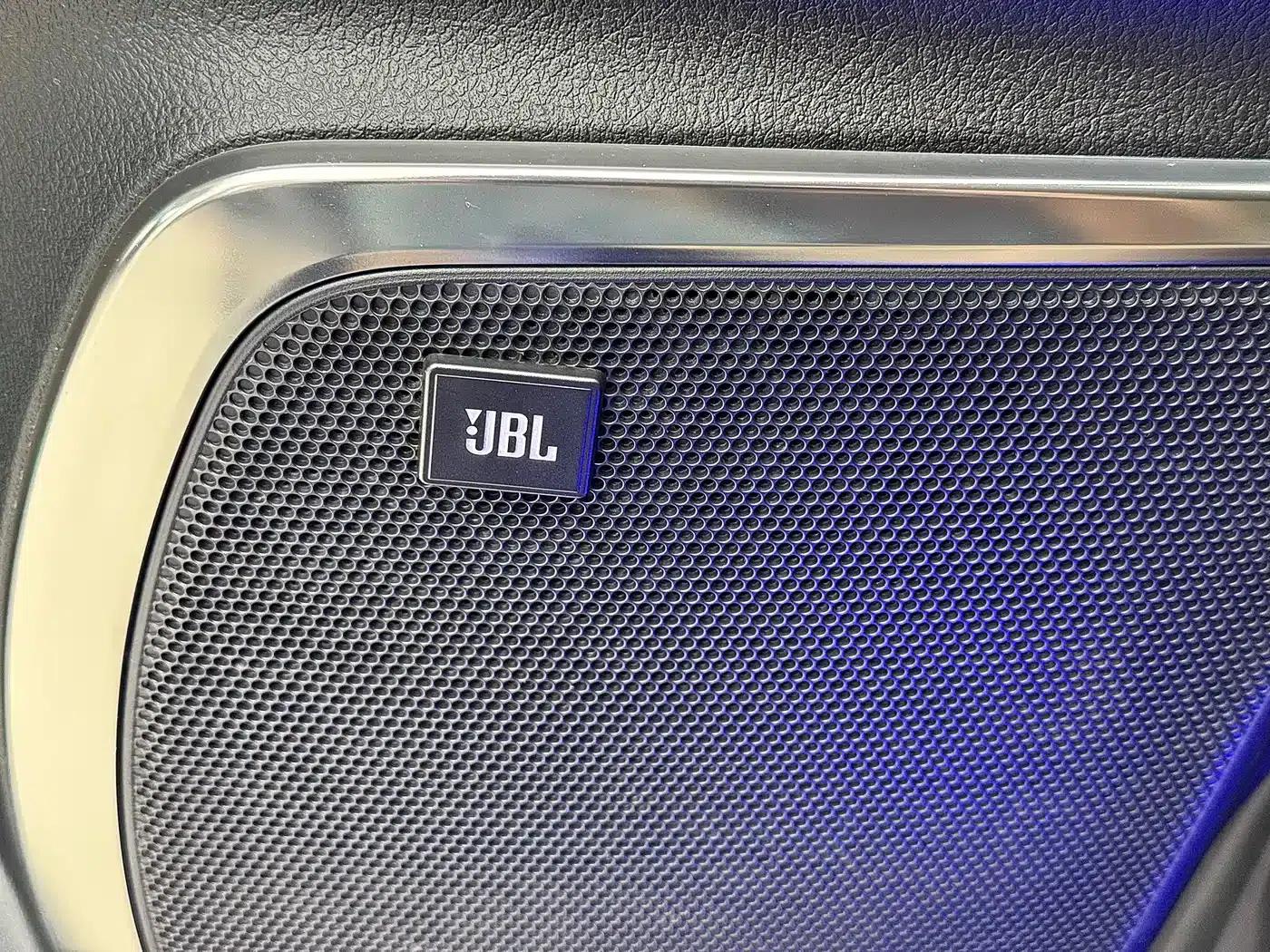 2021 Alphard Hybrid 2.5L Premium Edition — миниатюра 16