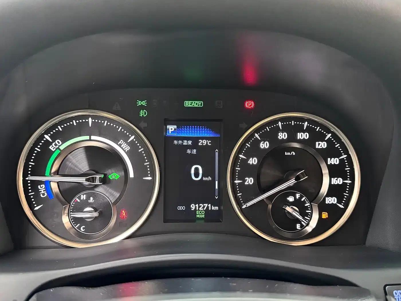 2021 Alphard Hybrid 2.5L Premium Edition — миниатюра 17