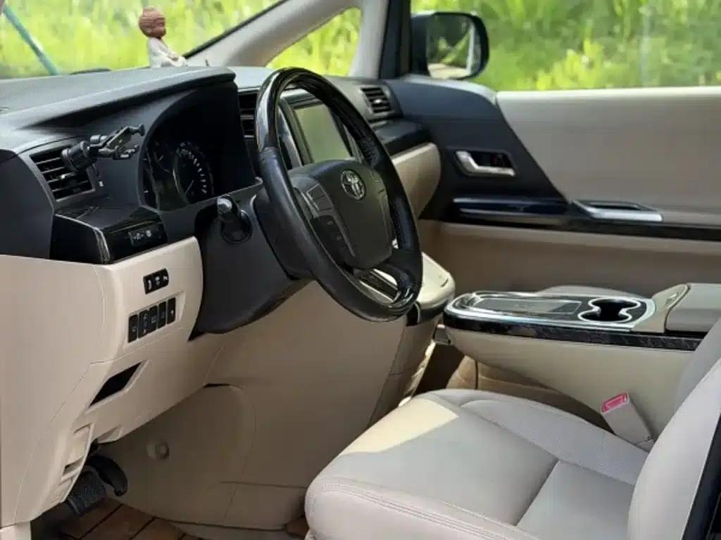 2012 Alphard 3.5L Luxury Edition — миниатюра 3