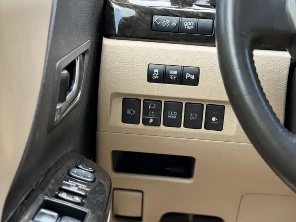 2012 Alphard 3.5L Luxury Edition — миниатюра 6