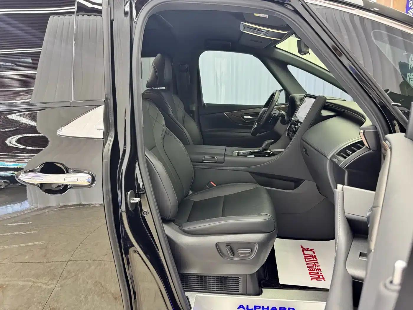 2024 Alphard Hybrid 2.5L Premium Edition — миниатюра 15