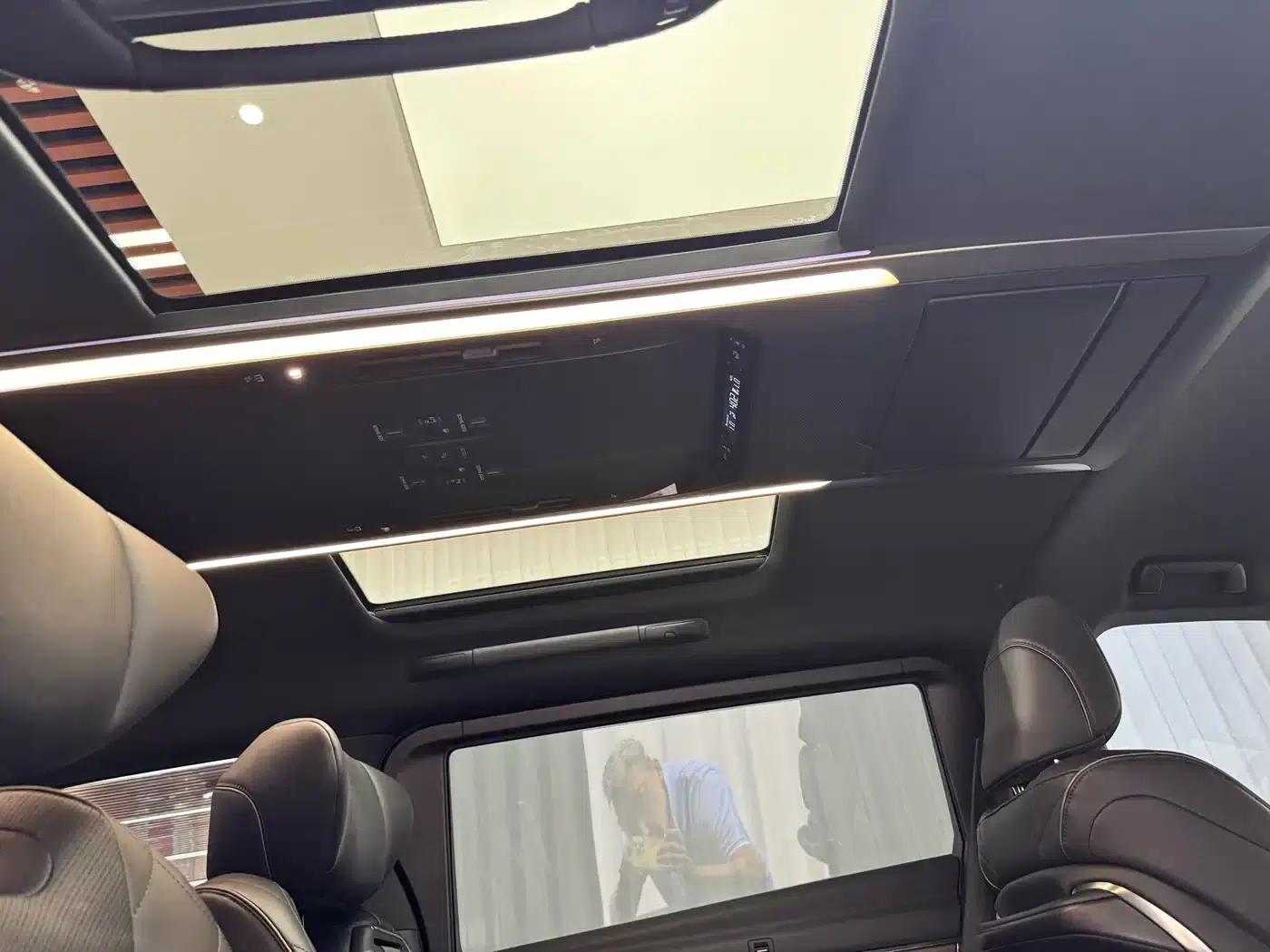 2024 Alphard Hybrid 2.5L Premium Edition — миниатюра 17