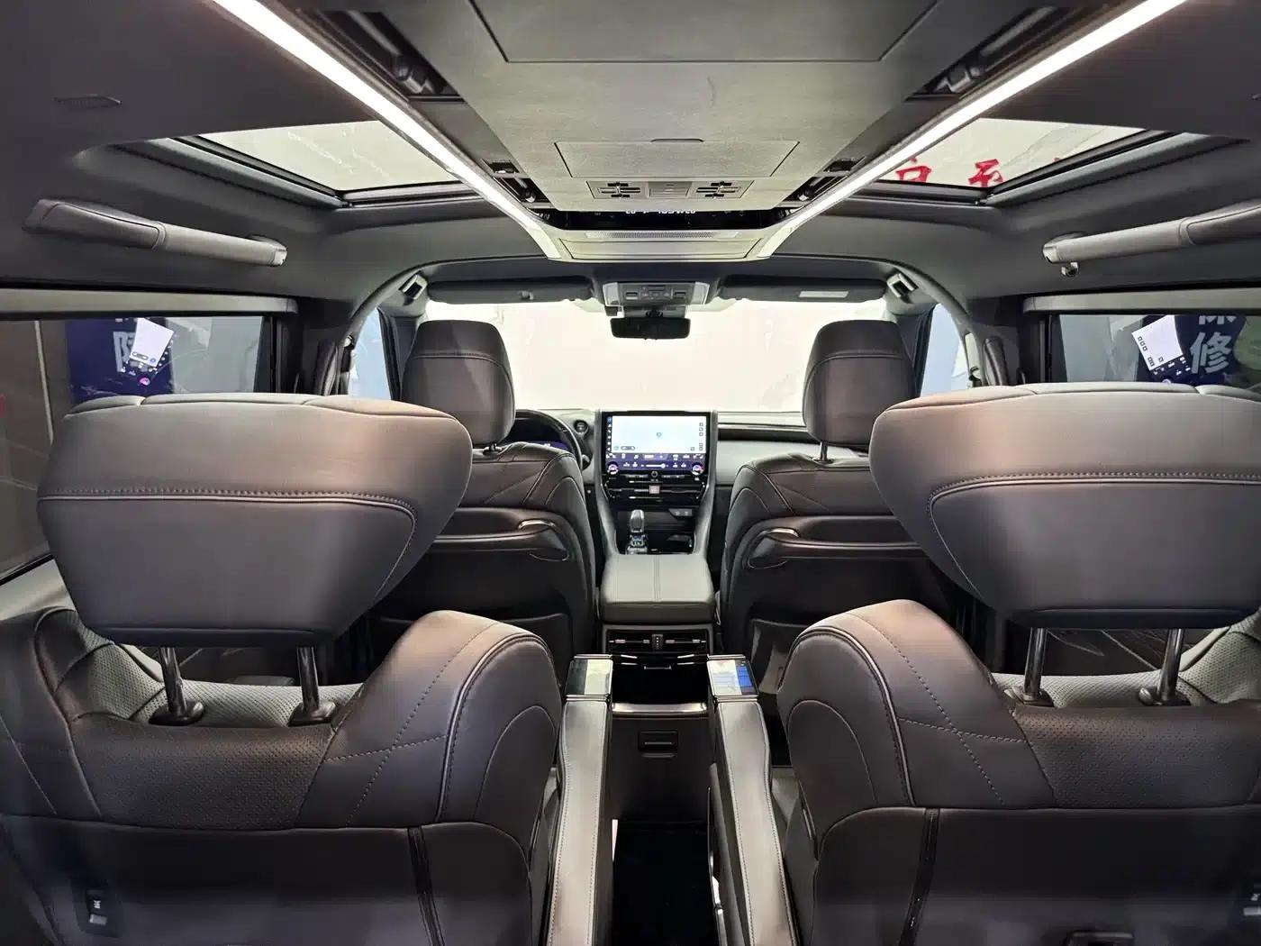 2024 Alphard Hybrid 2.5L Premium Edition — миниатюра 20