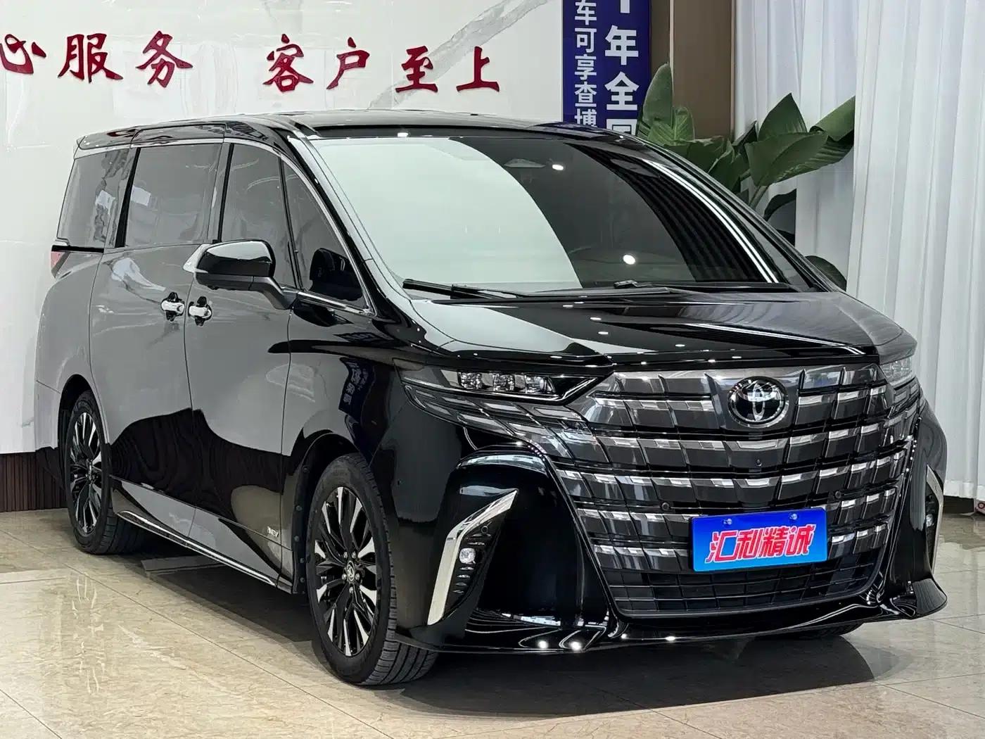 2024 Alphard Hybrid 2.5L Premium Edition — миниатюра 4