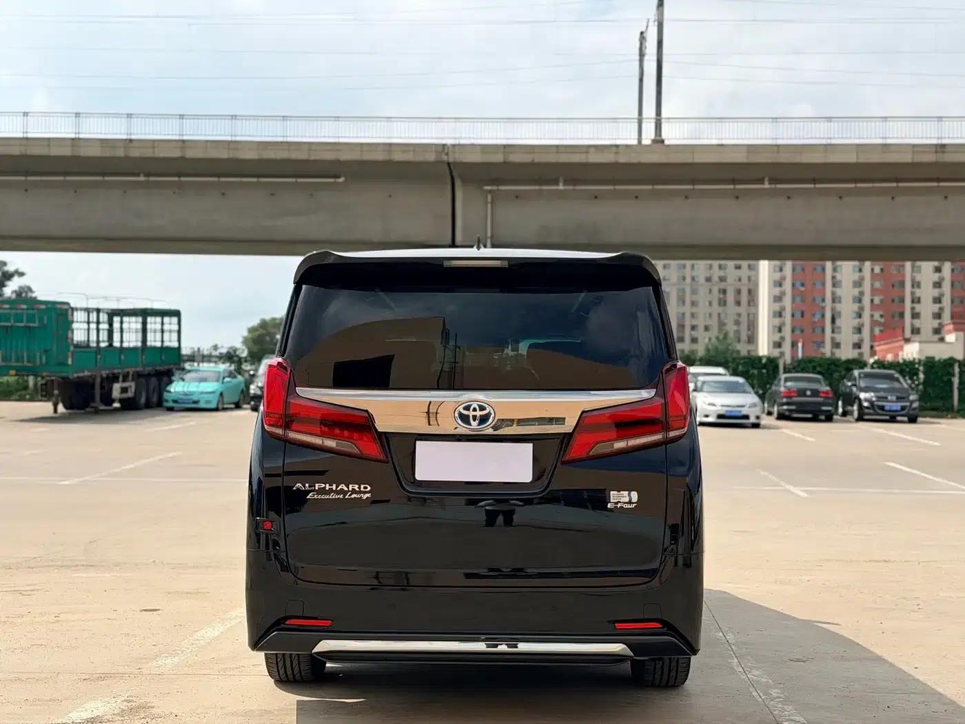 2023 Alphard Hybrid 2.5L Premium Gold Edition — миниатюра 12