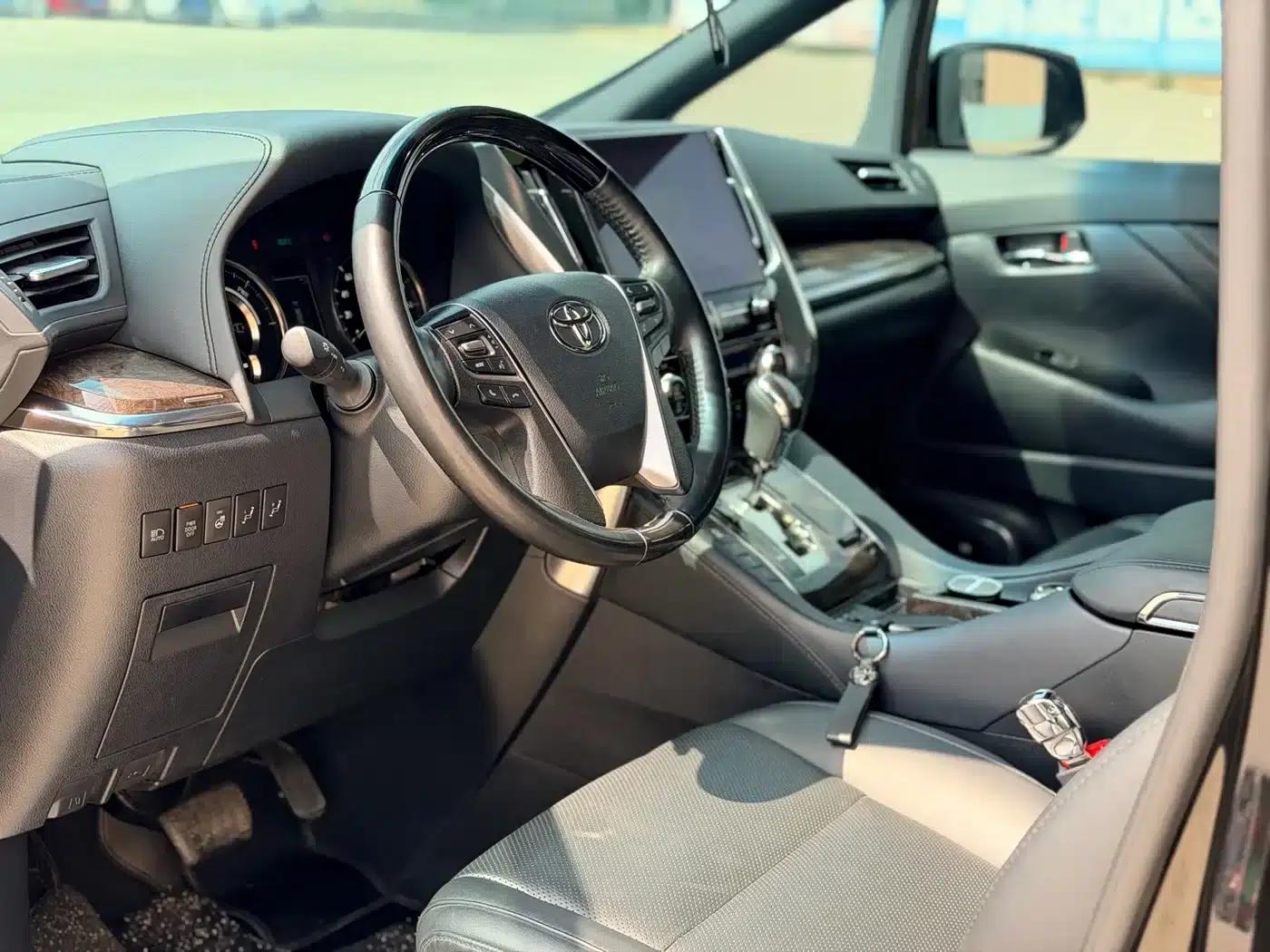 2023 Alphard Hybrid 2.5L Premium Gold Edition — миниатюра 4