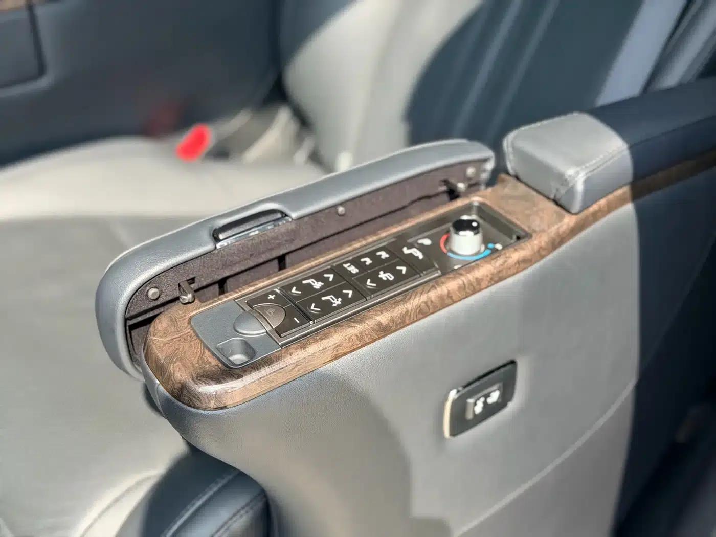 2023 Alphard Hybrid 2.5L Premium Gold Edition — миниатюра 5
