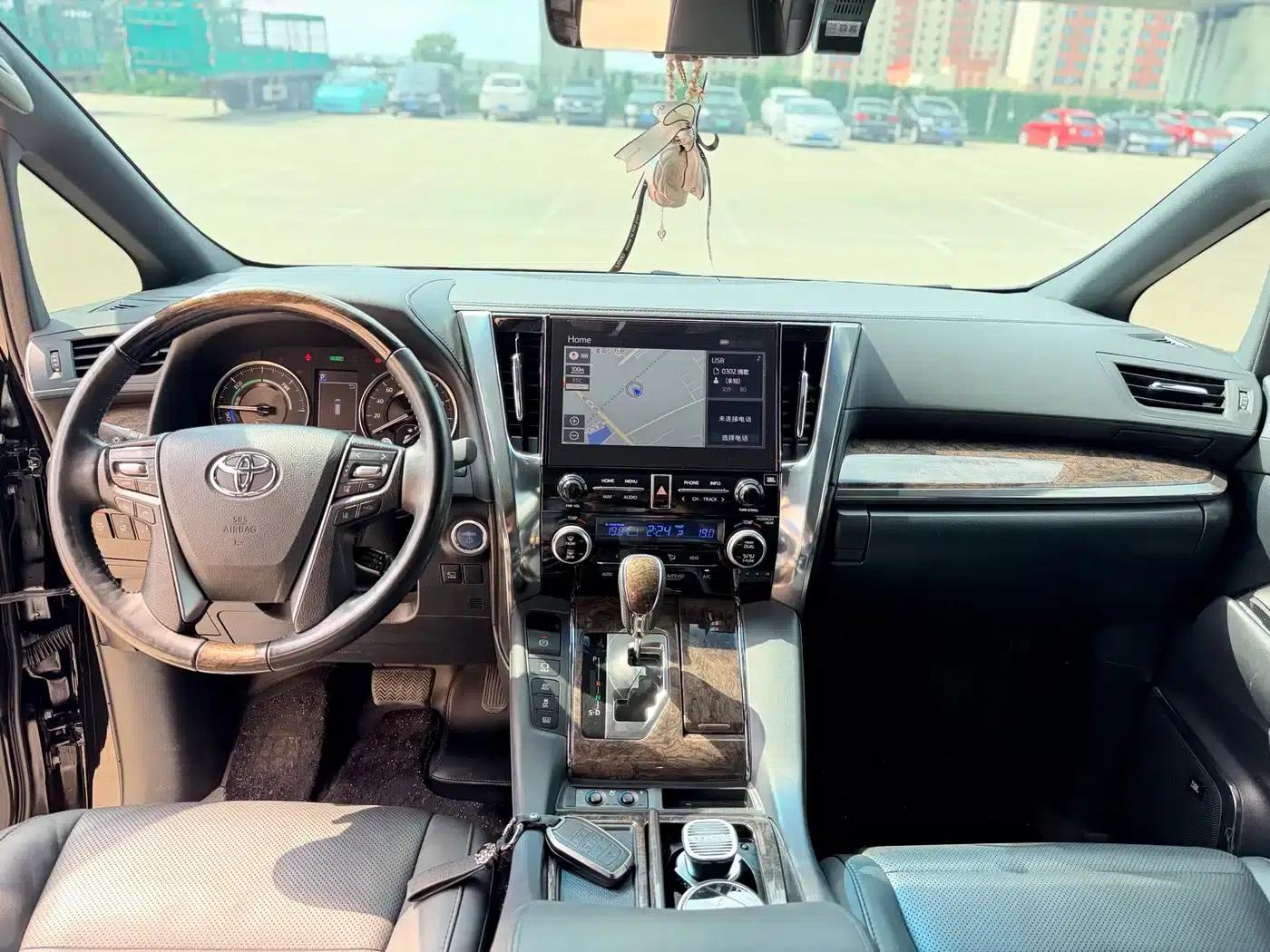 2023 Alphard Hybrid 2.5L Premium Gold Edition — миниатюра 8