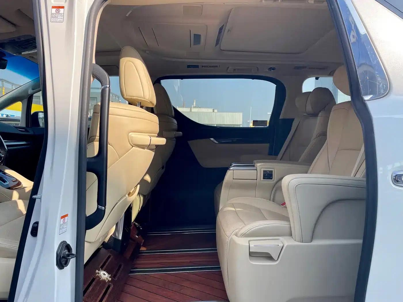 2020 Alphard Hybrid 2.5L Luxury Edition — миниатюра 8