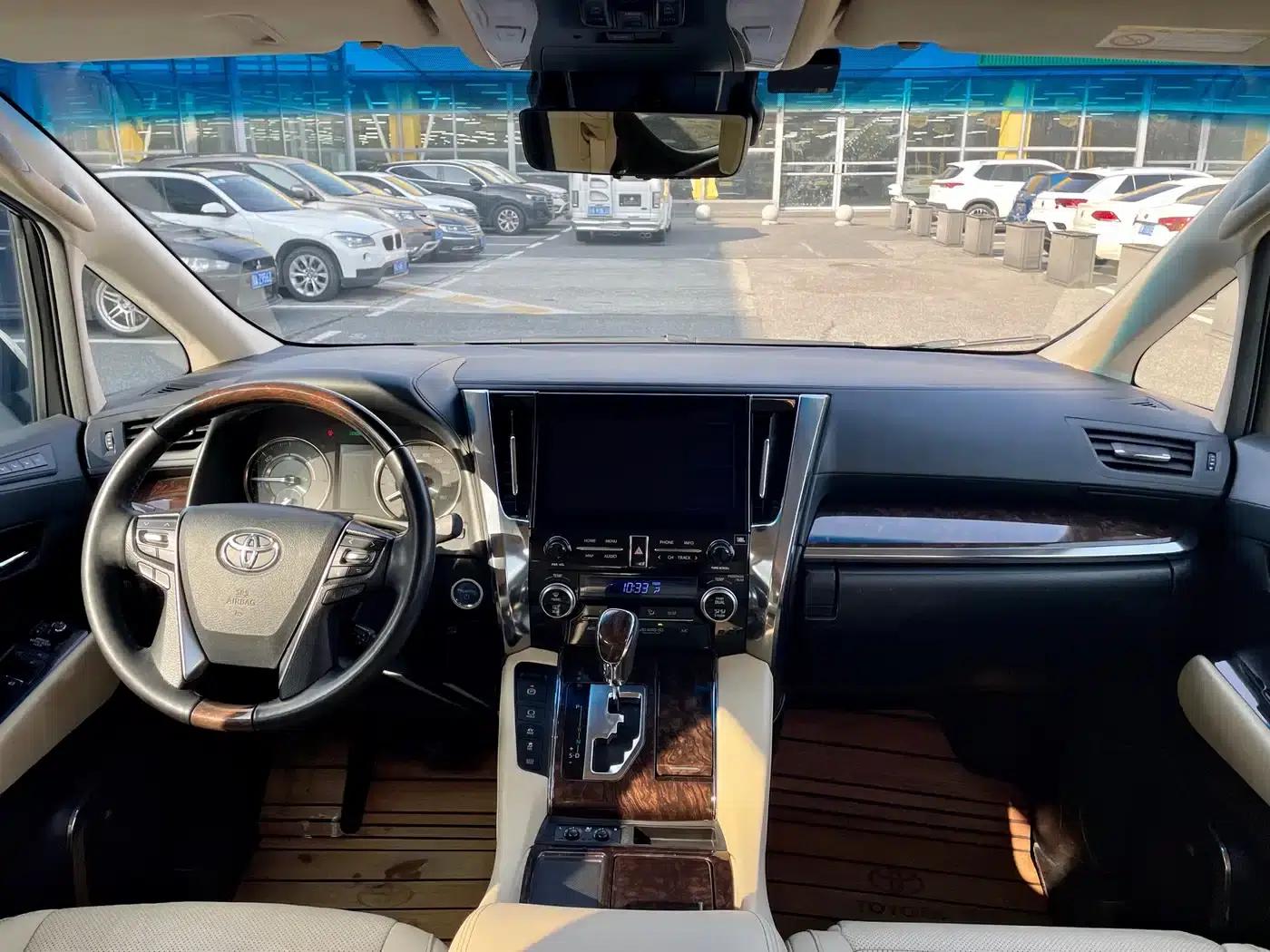 2020 Alphard Hybrid 2.5L Luxury Edition — миниатюра 9