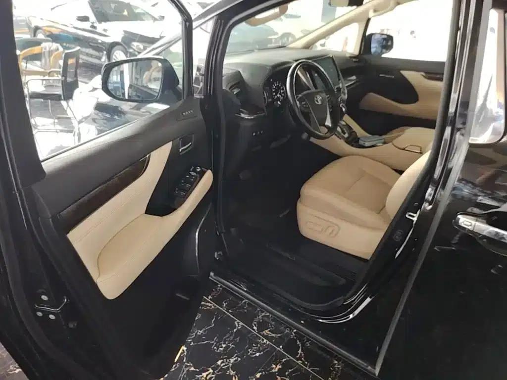 2021 Alphard Hybrid 2.5L Luxury Edition — миниатюра 16