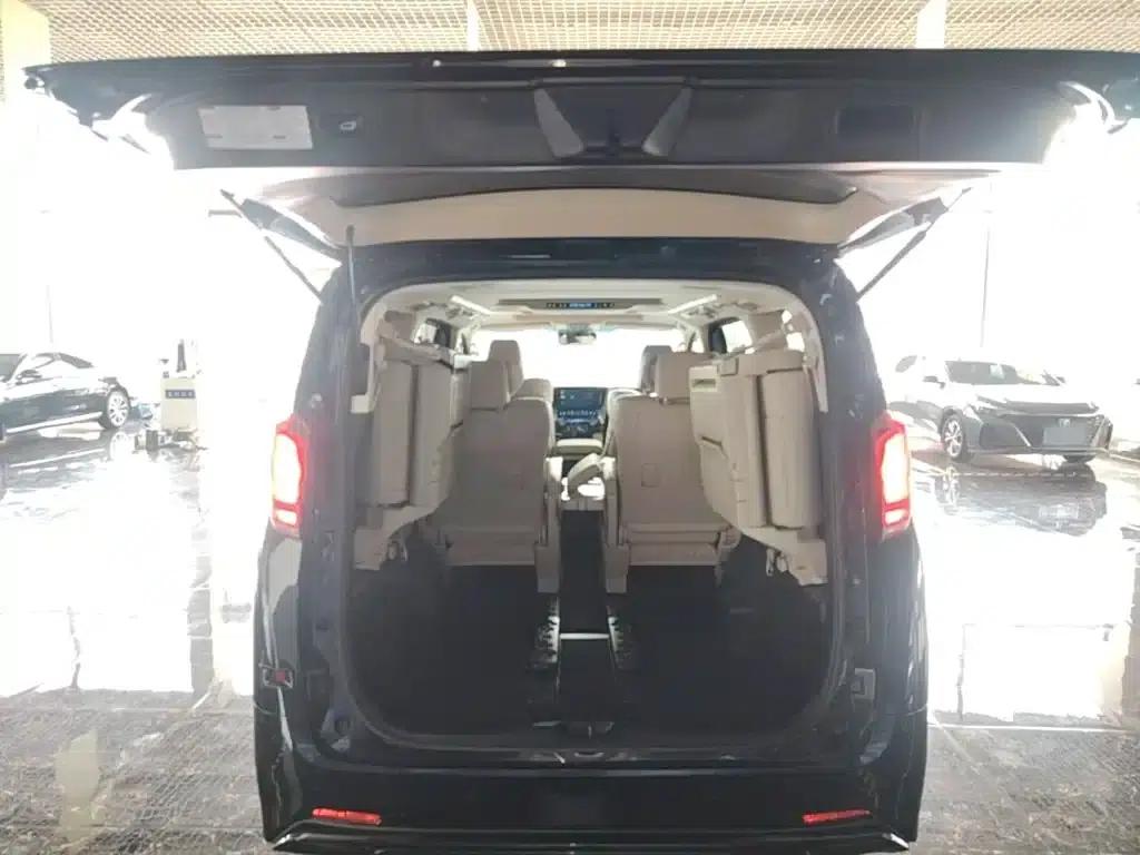 2021 Alphard Hybrid 2.5L Luxury Edition — миниатюра 19