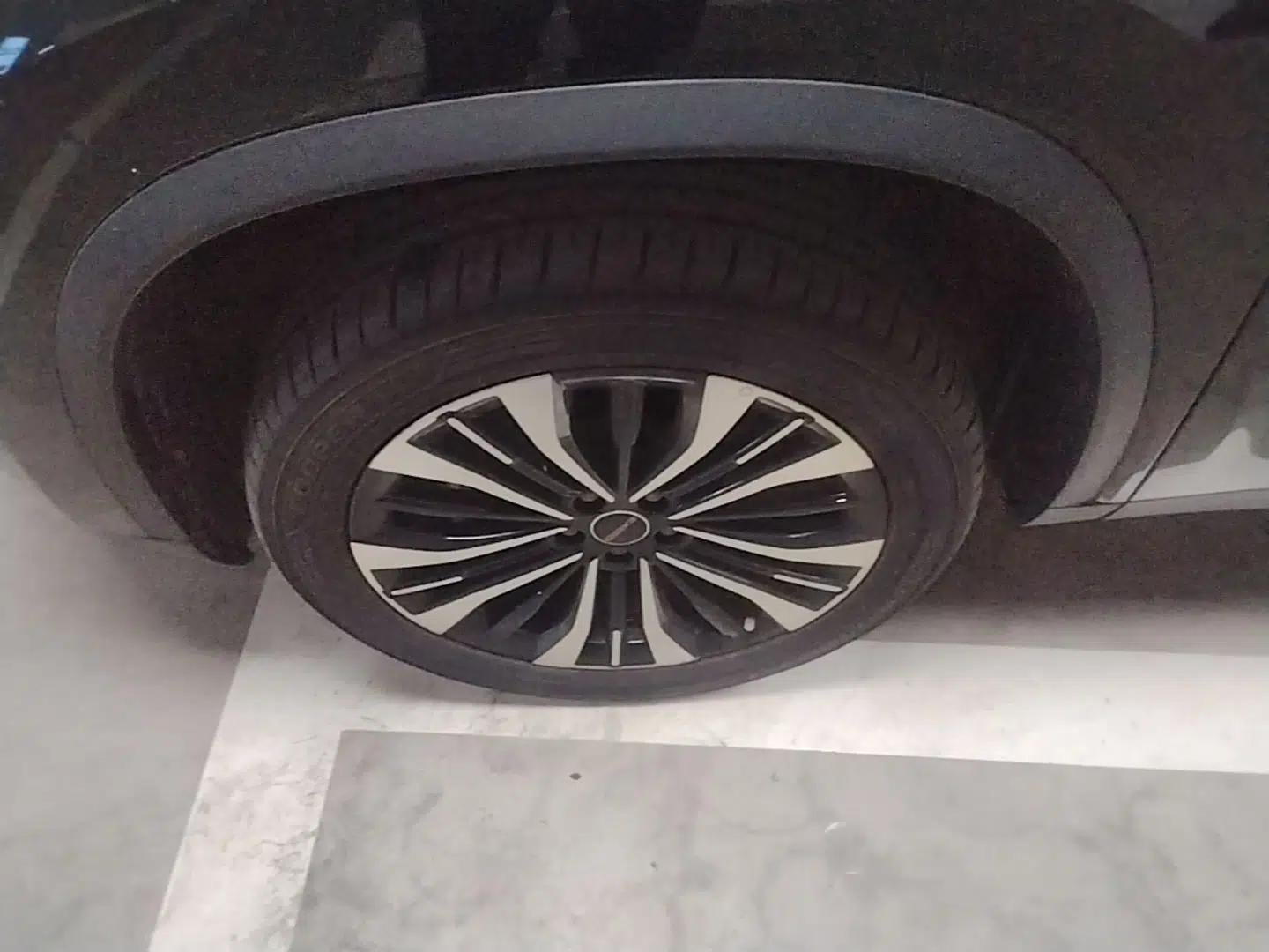 EXEED Lingyun 2024 300T Two-Wheel Drive Starlight Edition — миниатюра 10