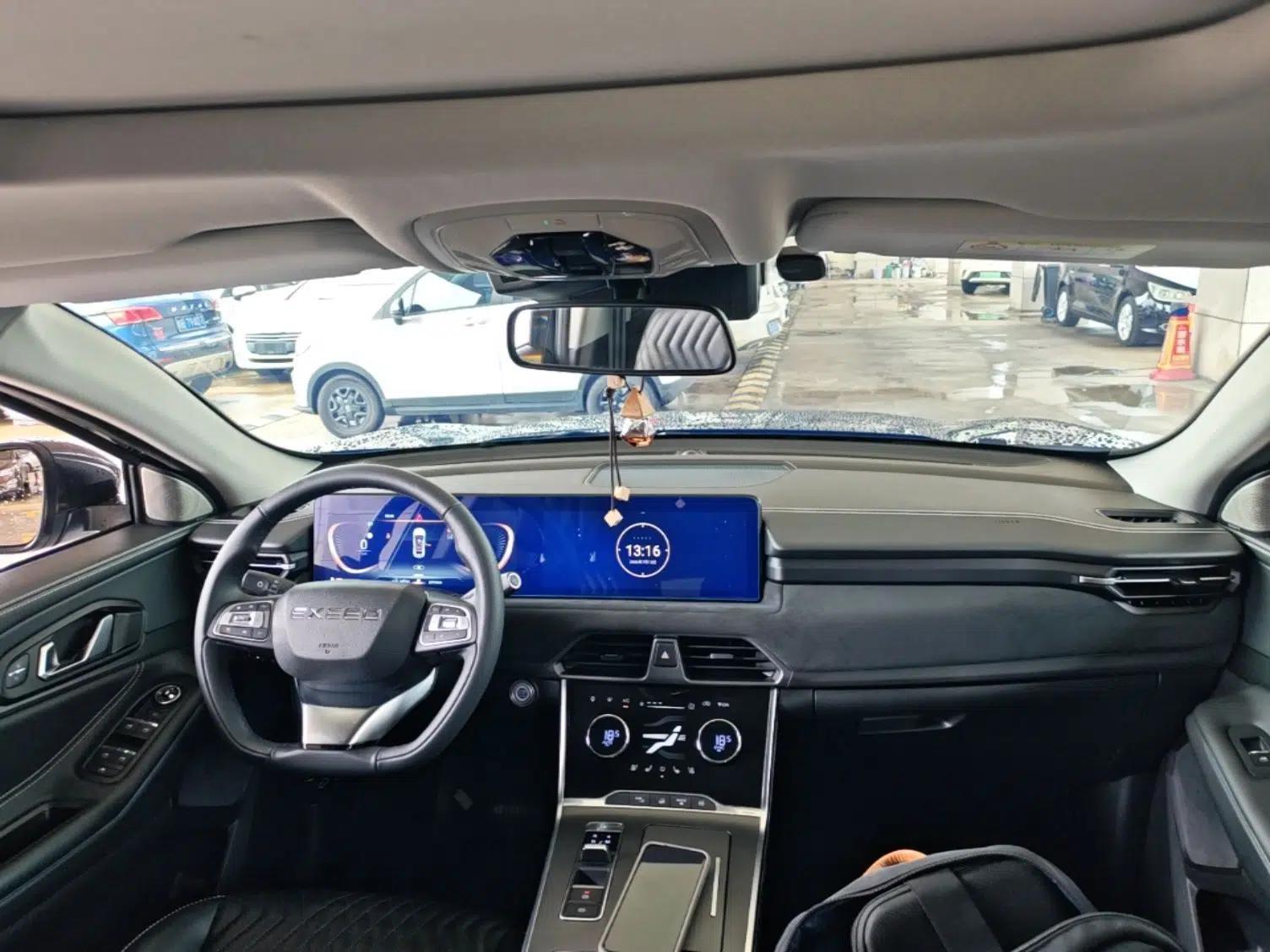 EXEED Lingyun 2023 300T Two-Wheel Drive Starry Edition — миниатюра 12