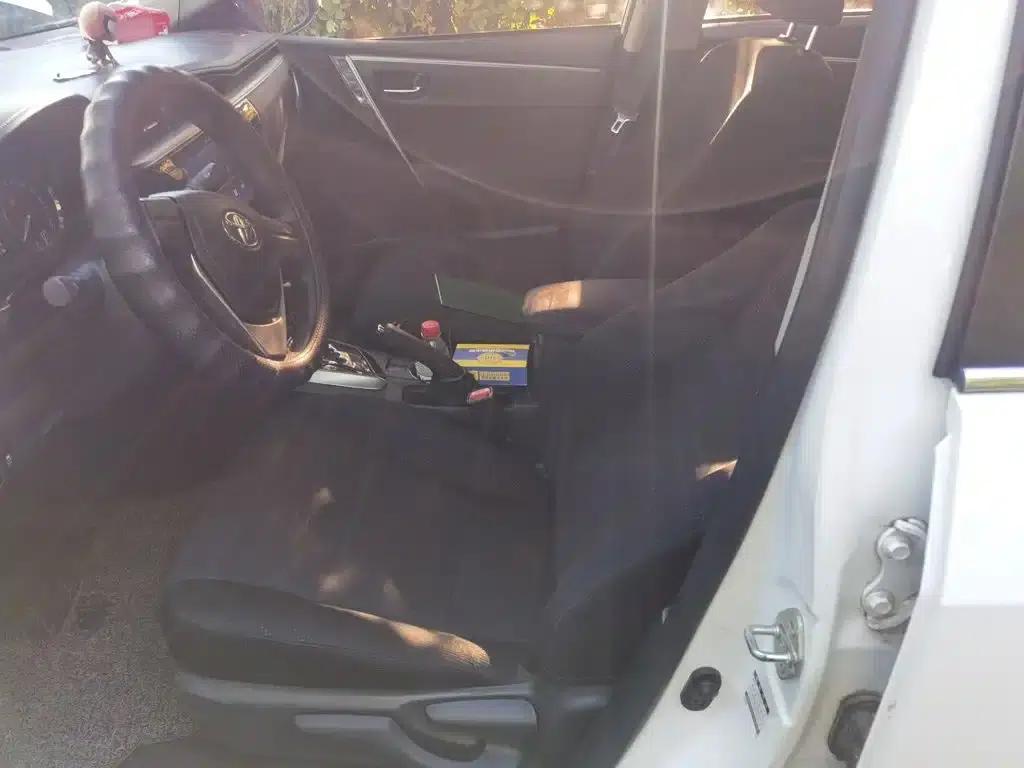 2017 Corolla 1.2T CVT GL-i — миниатюра 11