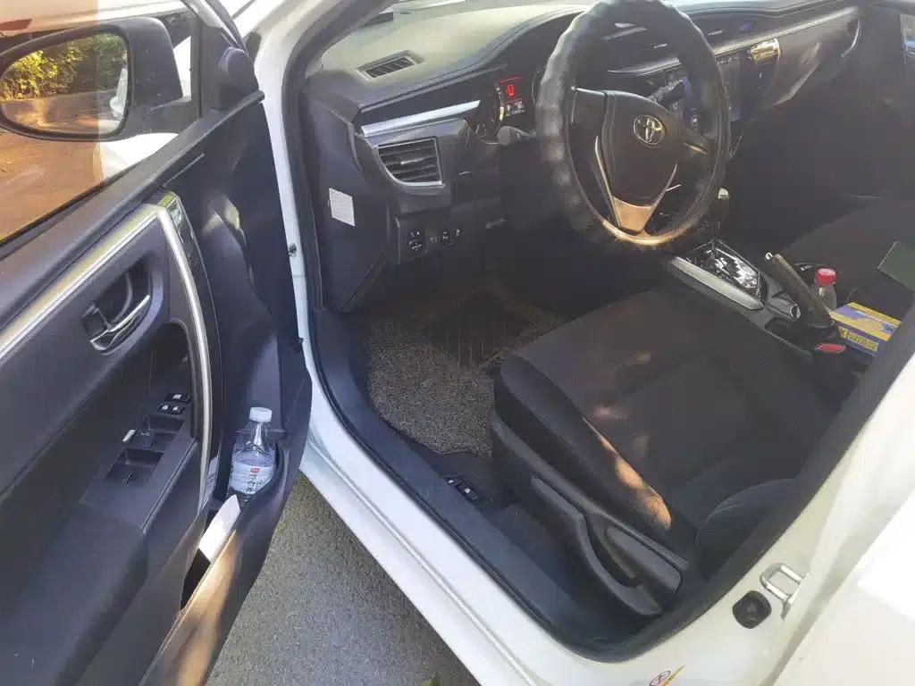 2017 Corolla 1.2T CVT GL-i — миниатюра 12