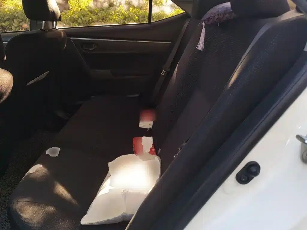 2017 Corolla 1.2T CVT GL-i — миниатюра 13