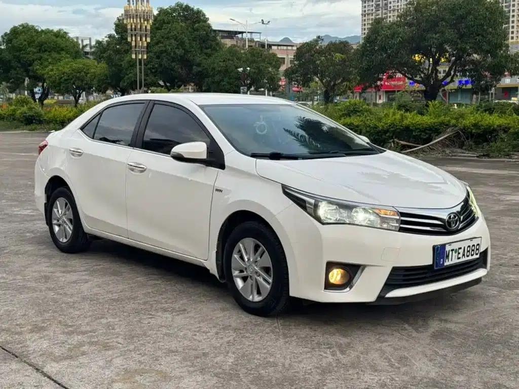 2014 Corolla 1.6L CVT GL — миниатюра 3